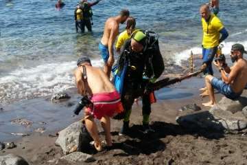 Nueva limpieza de los fondos marinos de Tufia (Foto TA)